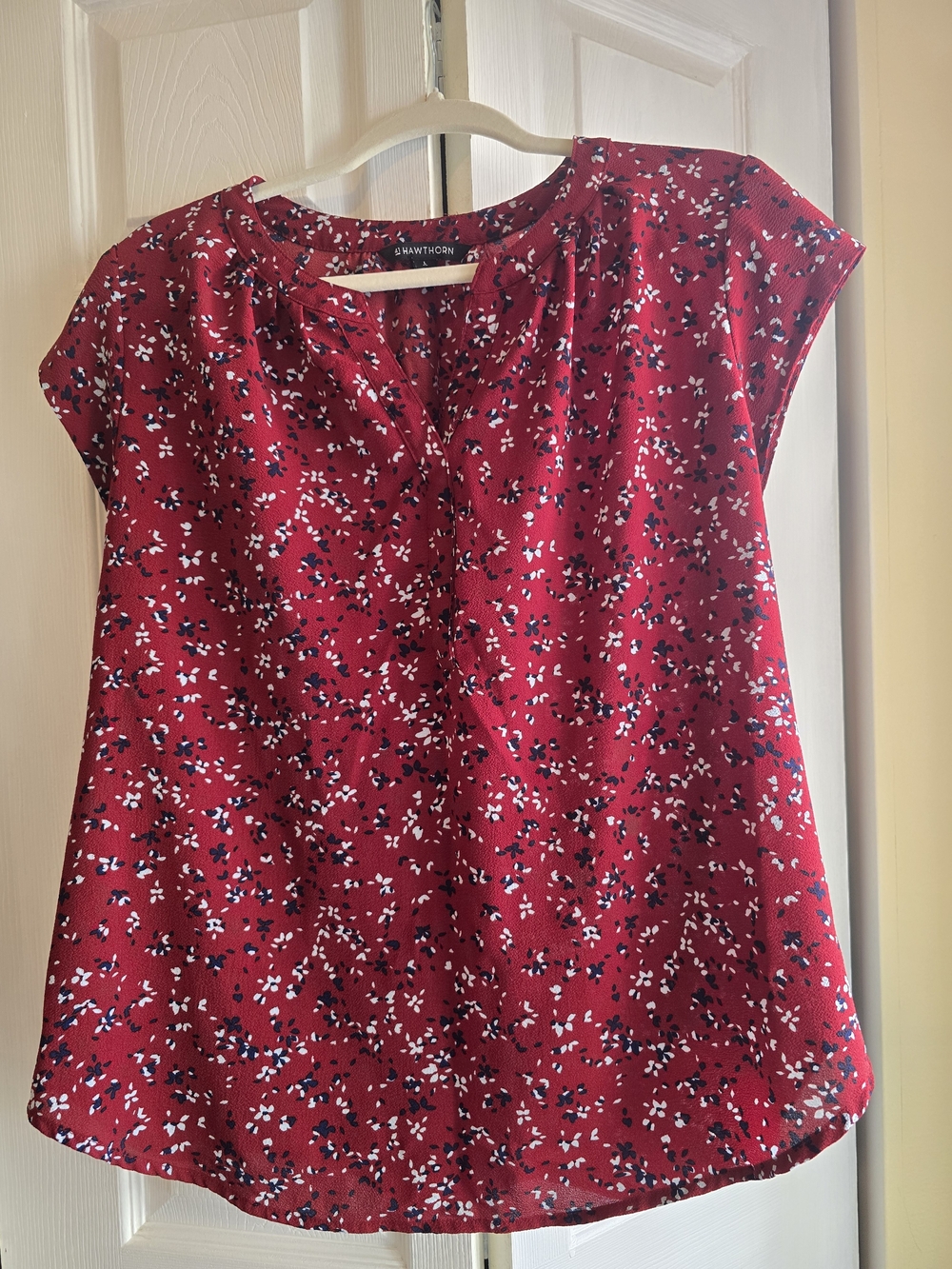 41 Hawthorn Patterned Split-Neck Cap Sleeve Blouse